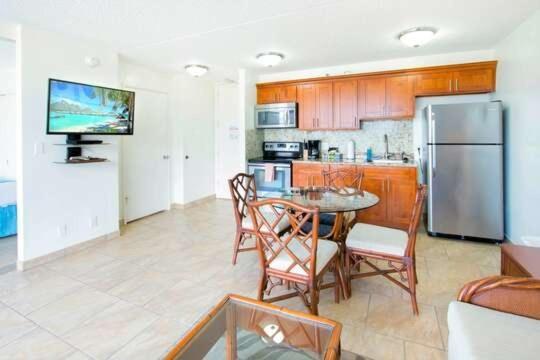 Deluxe Panoramic Mountain View Condo - 37Th Floor, Free Parking & Wifi Condo Honolulu Bagian luar foto