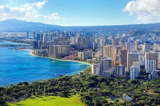 Deluxe Panoramic Mountain View Condo - 37Th Floor, Free Parking & Wifi Condo Honolulu Bagian luar foto