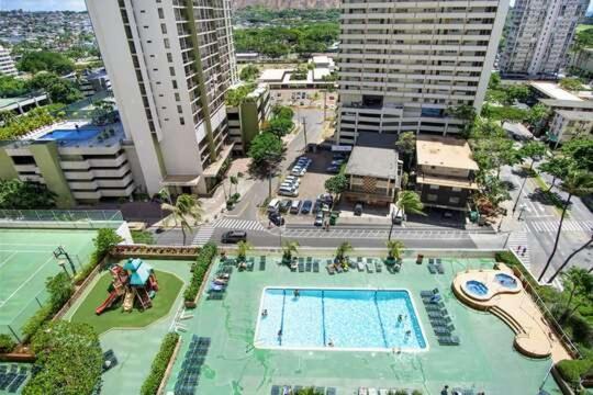Deluxe Panoramic Mountain View Condo - 37Th Floor, Free Parking & Wifi Condo Honolulu Bagian luar foto